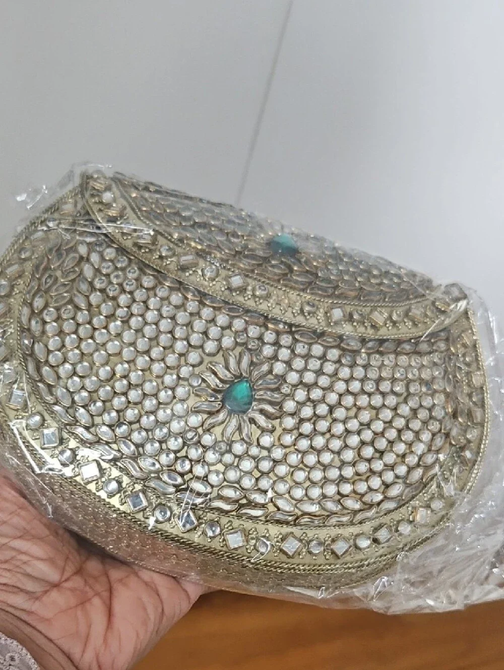 N/A stunning gold